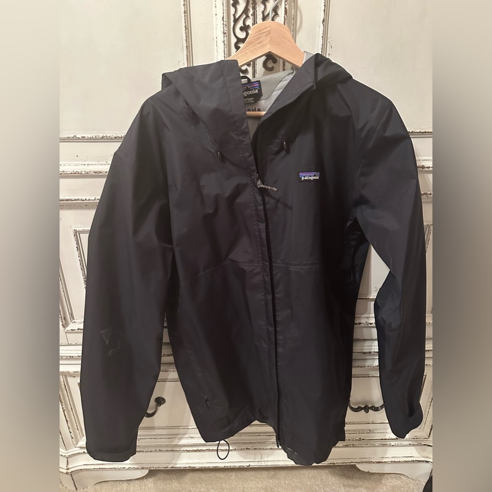 Patagonia raincoat men’s large